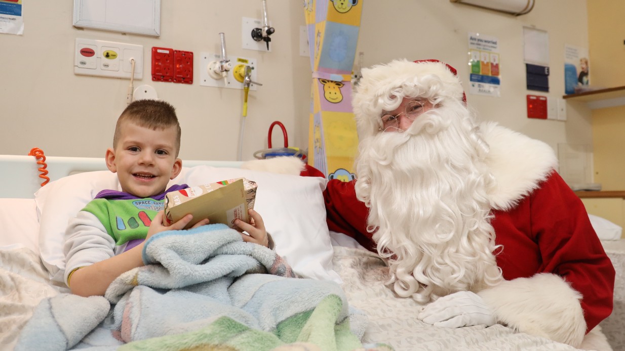 “Do your reindeer eat candy canes?” ISS Christmas Appeal